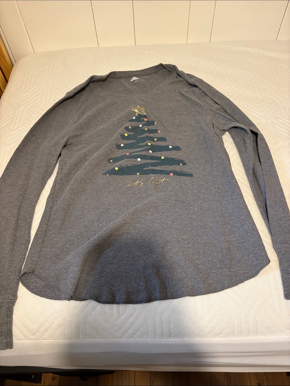 Old Navy Gray Holiday Tree Long-Sleeve Top